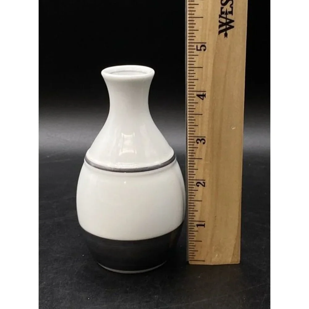 Saikai Japanese 4.5” Sake Bottle White & Gray